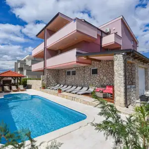 Private Pool-Villa &  maximale Freiheit